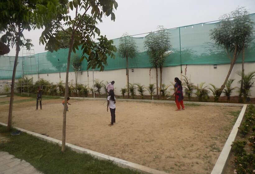 ホテル Sathyam Grand Resort, Sriperumbudur