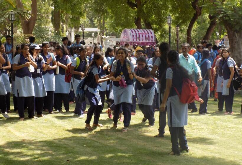 ホテル Sathyam Grand Resort, Sriperumbudur