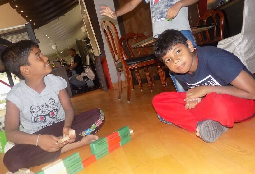 ホテル Sathyam Grand Resort, Sriperumbudur