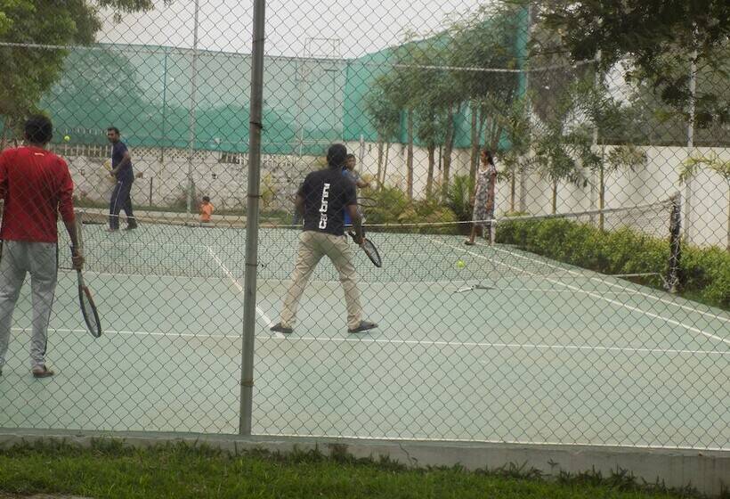 ホテル Sathyam Grand Resort, Sriperumbudur