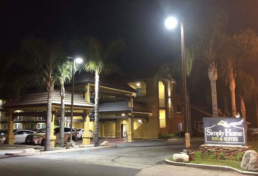 בית מלון כפרי Simply Home Inn & Suites   Riverside