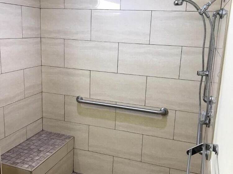 בית מלון כפרי Simply Home Inn & Suites   Riverside