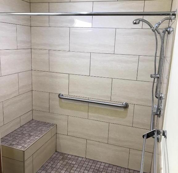 בית מלון כפרי Simply Home Inn & Suites   Riverside