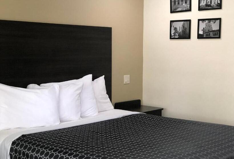 בית מלון כפרי Simply Home Inn & Suites   Riverside