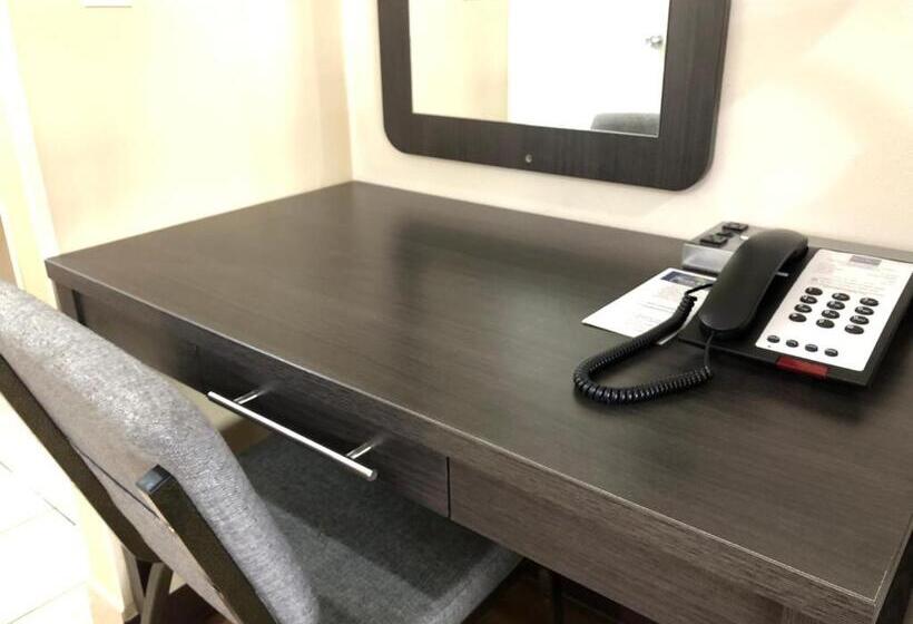 בית מלון כפרי Simply Home Inn & Suites   Riverside