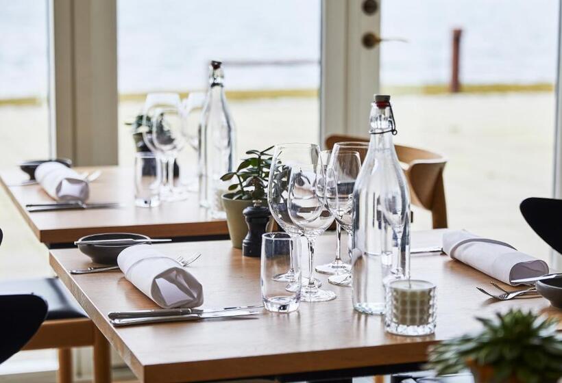 Sixtus Sinatur Hotel & Konference