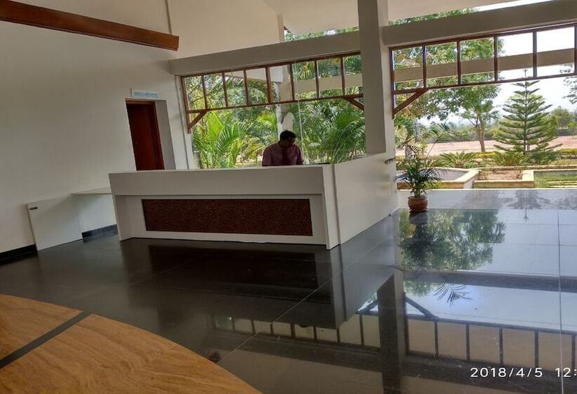 호텔 Solace Resorts And Spa