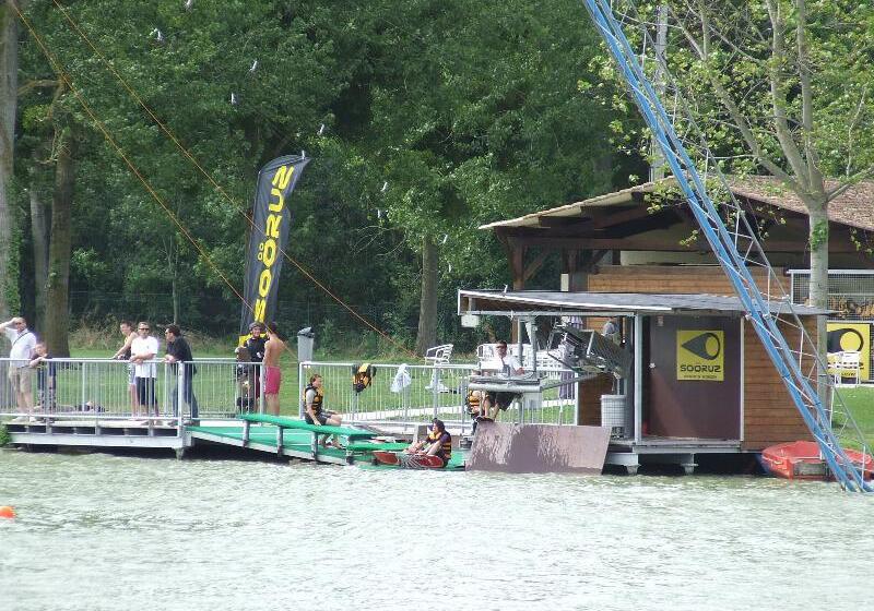 فندق Terres De France  Moncontour Active Park