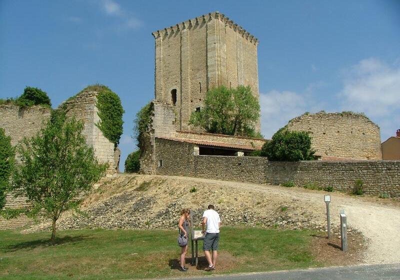 فندق Terres De France  Moncontour Active Park