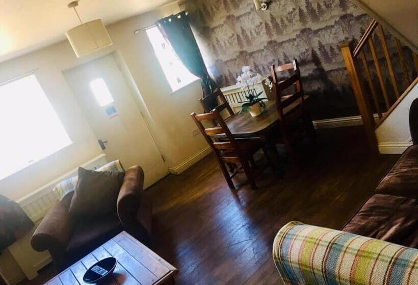 בית מלון כפרי The Mansion House