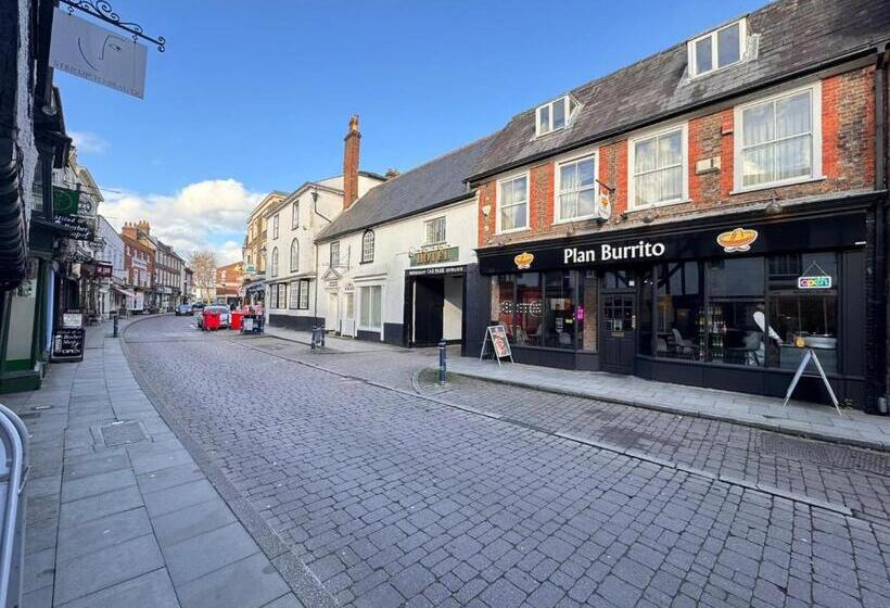 Отель Villare Hitchin Town Centre