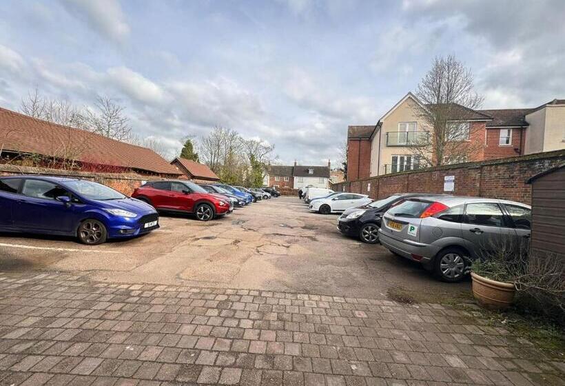 Отель Villare Hitchin Town Centre