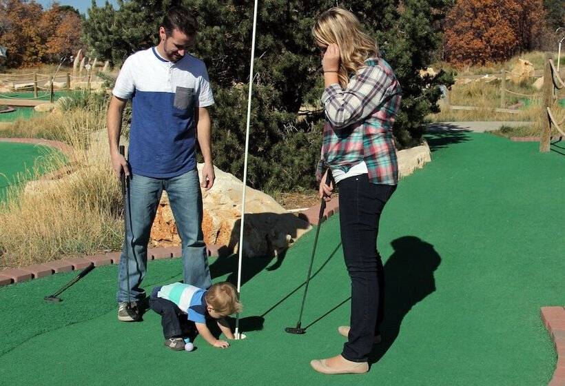 هتل Zion Ponderosa Ranch Resort