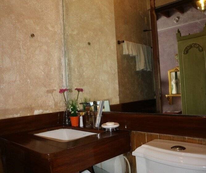 Joaquin's Bed And Breakfast