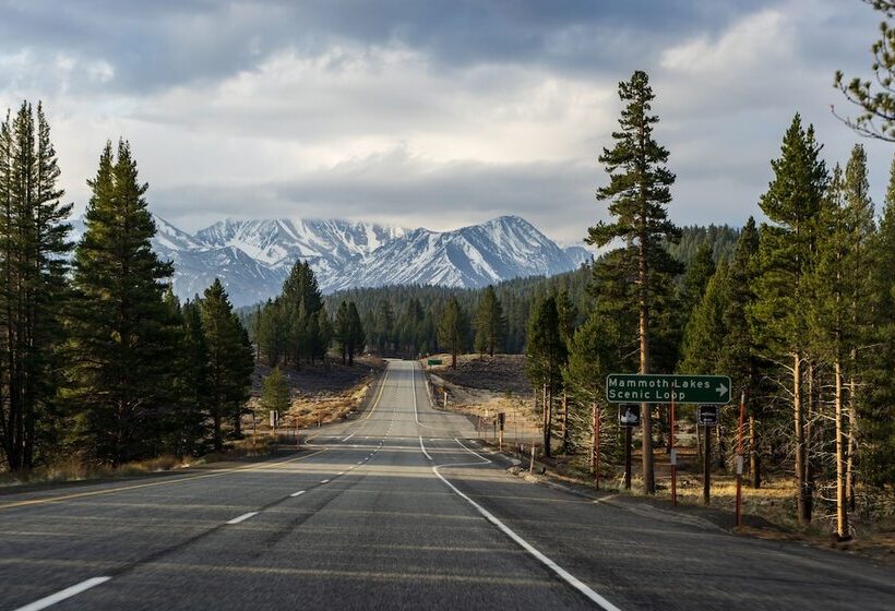 Mammoth View Villas   Near Hike/bike Trails!