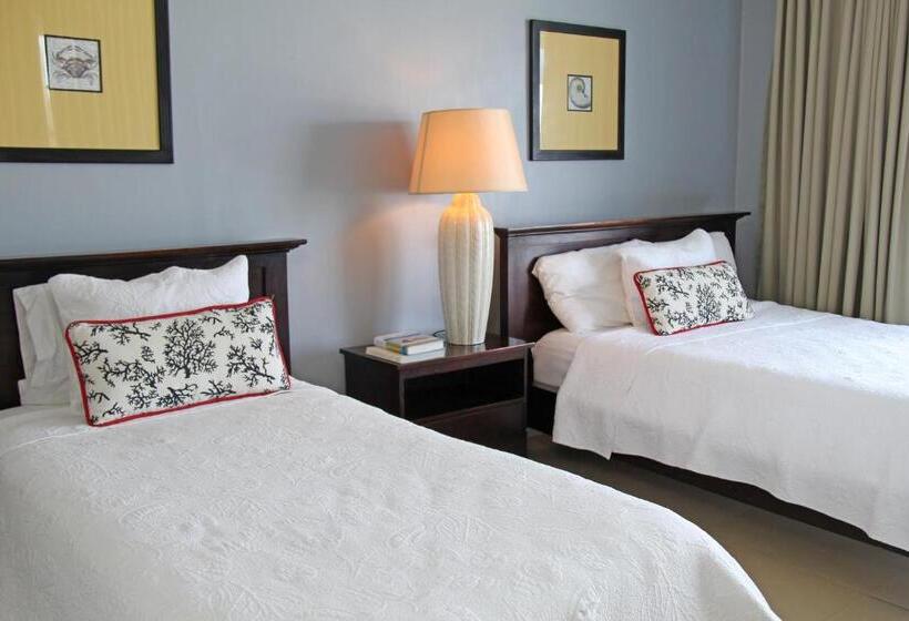 Marina Hotel At Shelter Bay