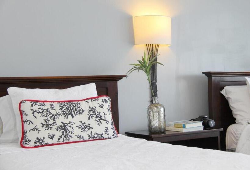 Marina Hotel At Shelter Bay