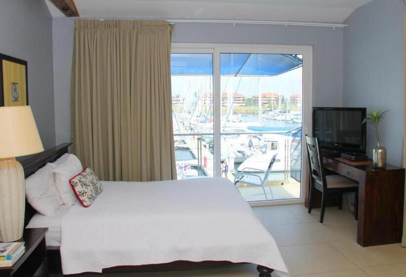 Marina Hotel At Shelter Bay