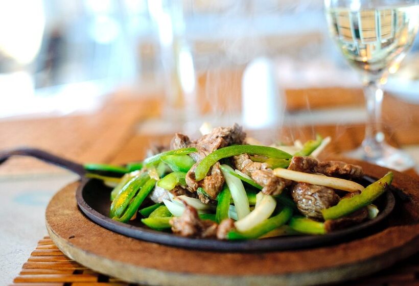 Marina Hotel At Shelter Bay