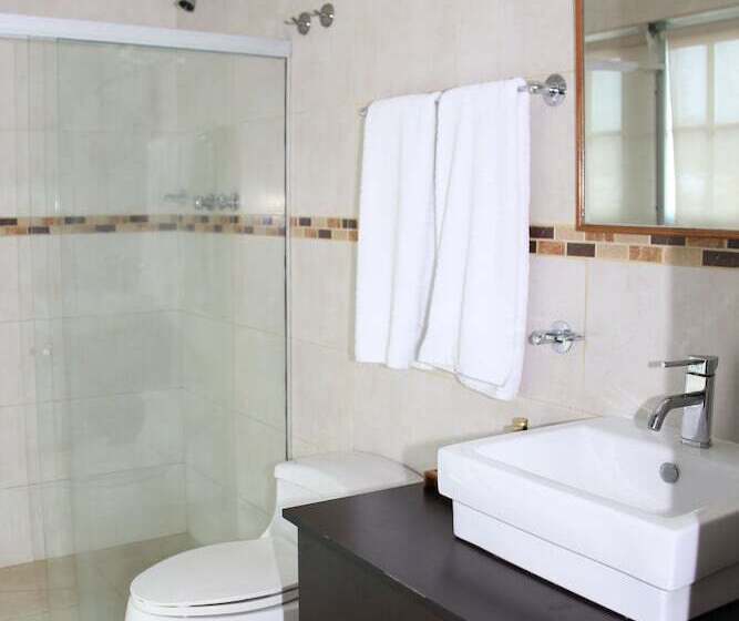 Marina Hotel At Shelter Bay