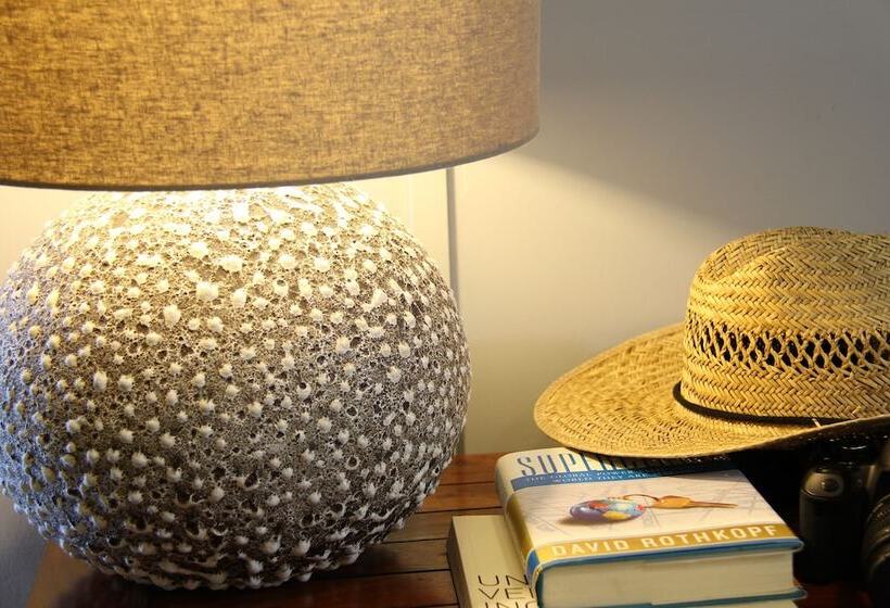 Marina Hotel At Shelter Bay