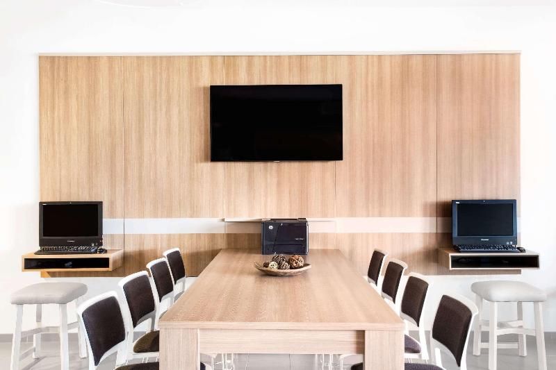 Microtel Inn & Suites By Wyndham Vernal/naples