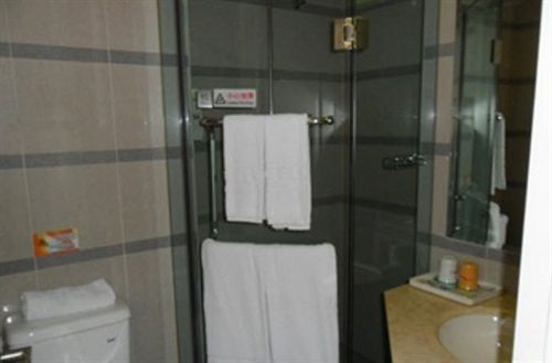 Motel 168 Hongqiao Hub