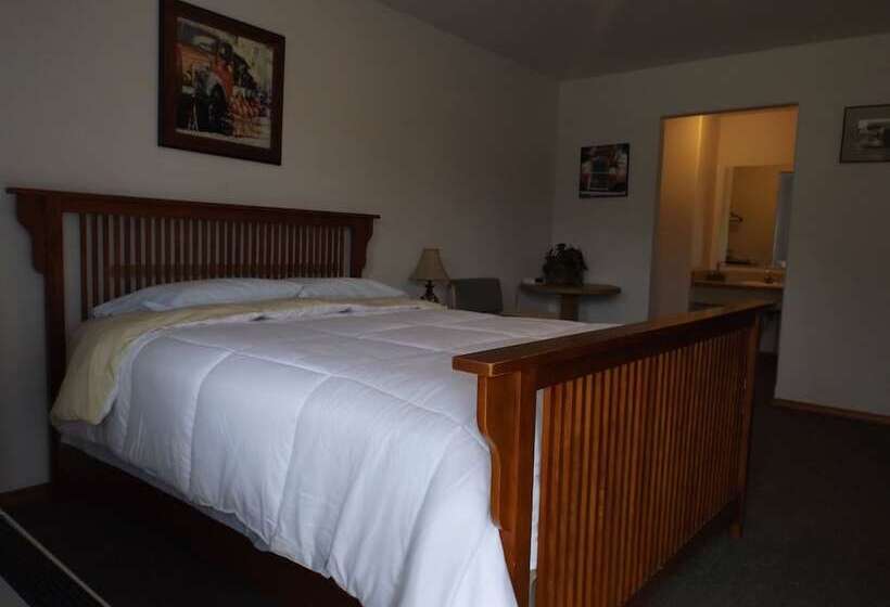 فندق على الطريق Clark Fork Lodge