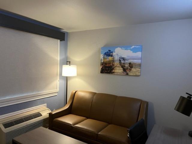 فندق على الطريق Garden Inn & Suite