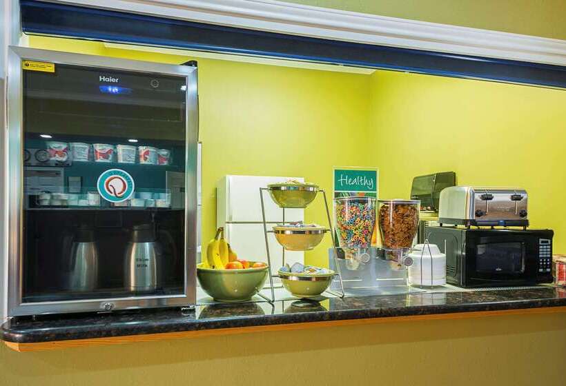 فندق على الطريق Quality Inn