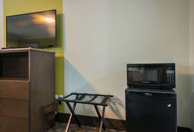 فندق على الطريق Quality Inn