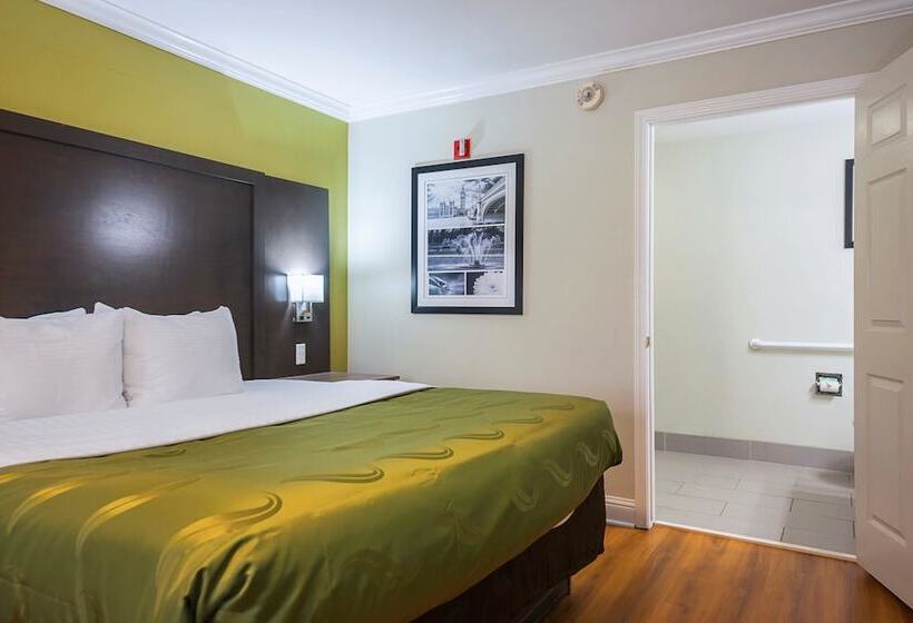 فندق على الطريق Quality Inn