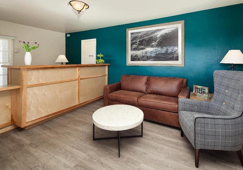 فندق على الطريق Tides Oceanview Inn And Cottages