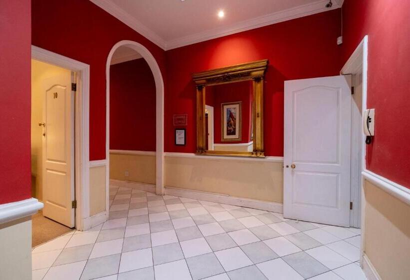 פנסיון 39 On Church