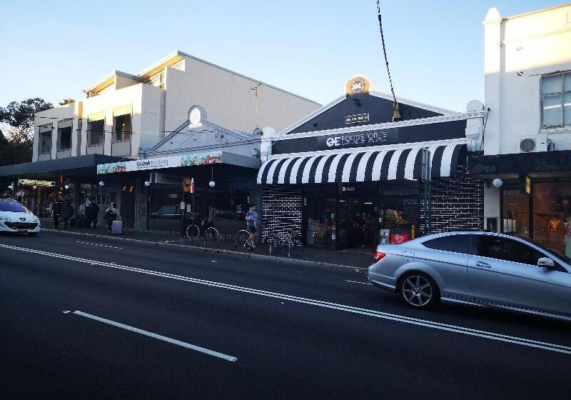 پانسیون Newtown Cozy Stays