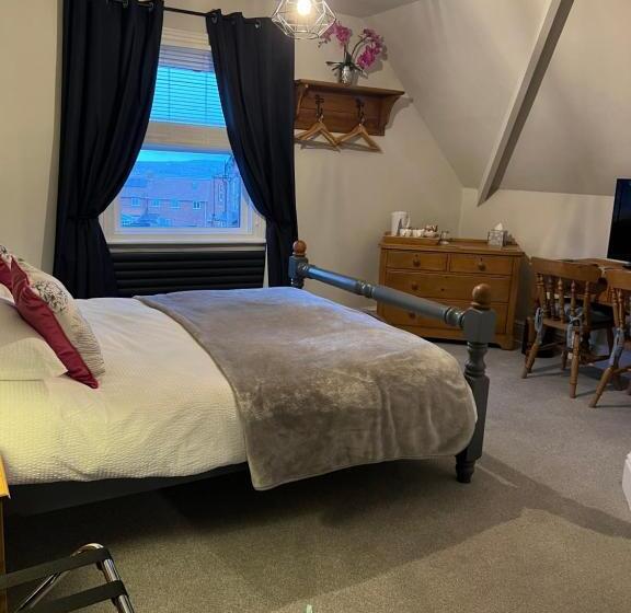 بنسيون Overdale Room Only And Free Parking