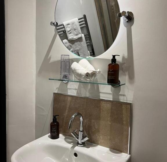 بنسيون Overdale Room Only And Free Parking