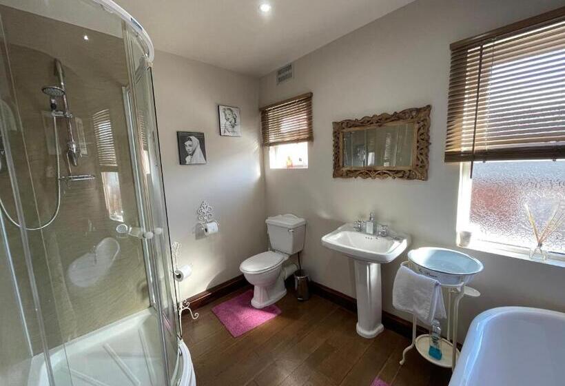 بنسيون Overdale Room Only And Free Parking