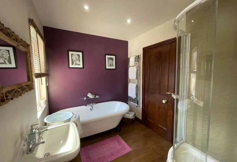 بنسيون Overdale Room Only And Free Parking