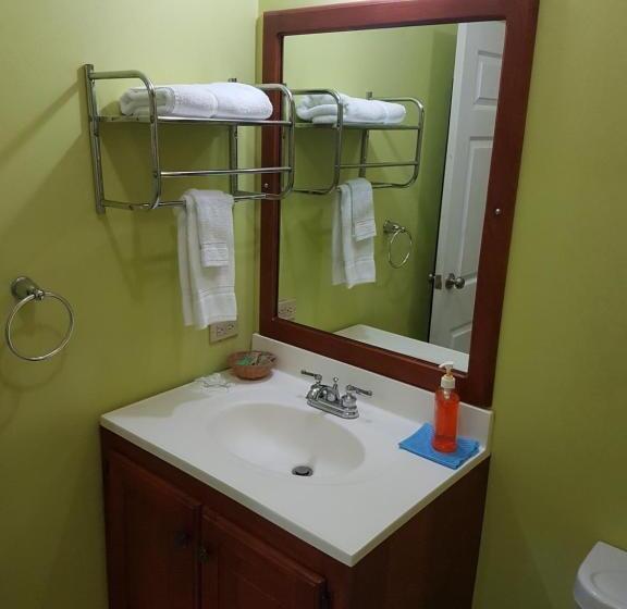 膳宿费 Piarco Village Suites