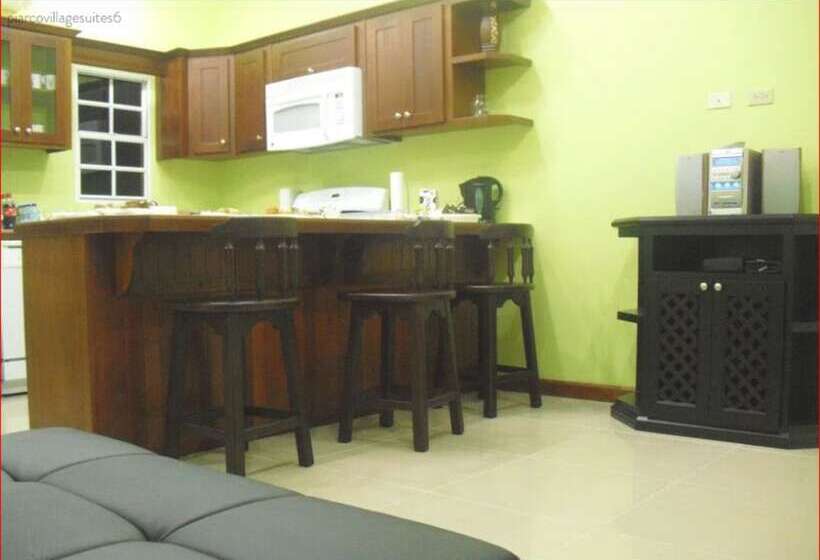 膳宿费 Piarco Village Suites