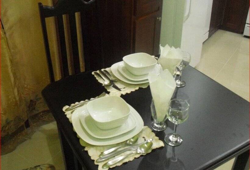 膳宿费 Piarco Village Suites