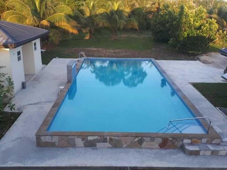 膳宿费 Piarco Village Suites