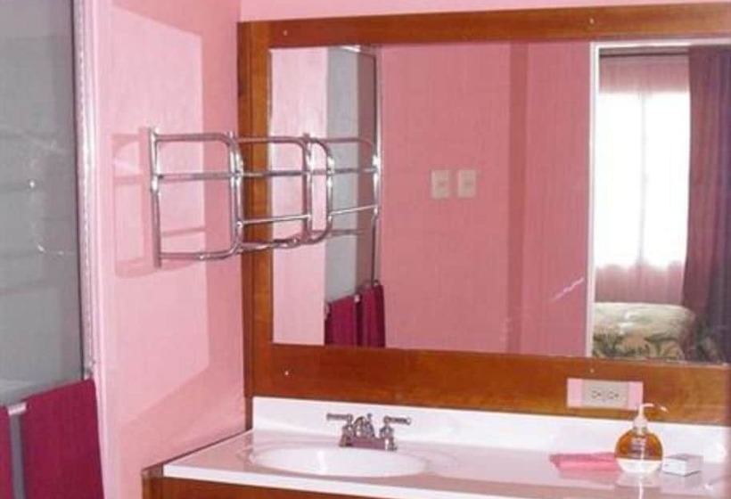 膳宿费 Piarco Village Suites