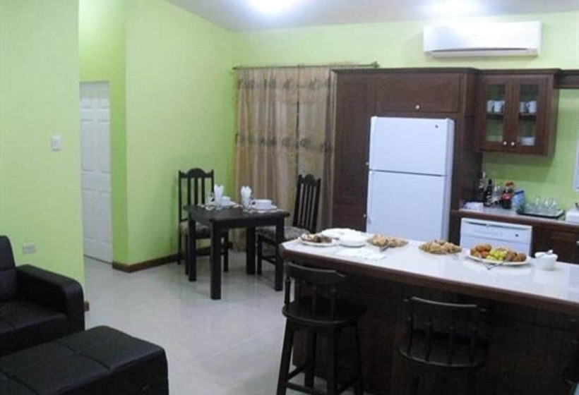 膳宿费 Piarco Village Suites