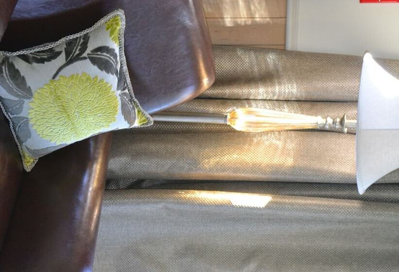 פנסיון Quickenberry Guesthouse