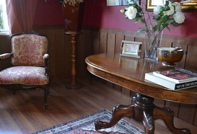 פנסיון Quickenberry Guesthouse