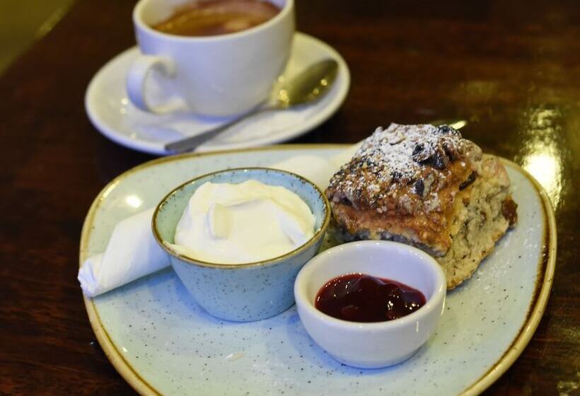 펜션 The Eyre Square Townhouse