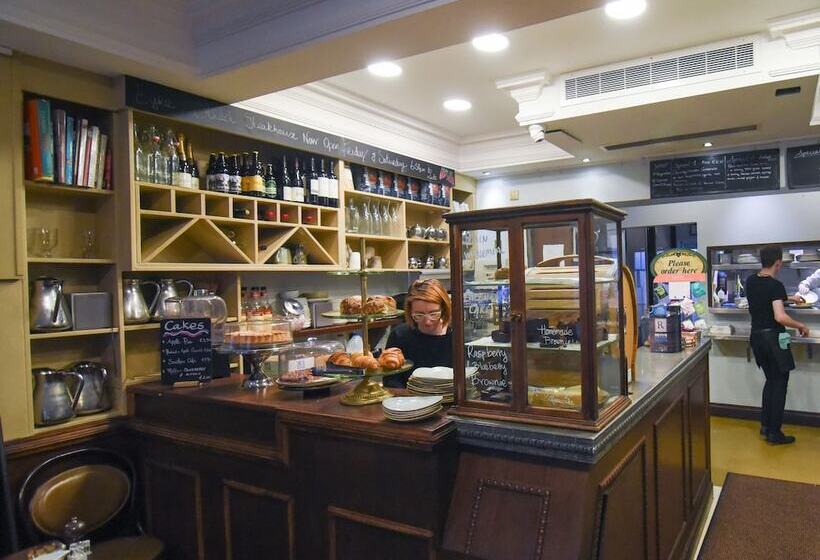 펜션 The Eyre Square Townhouse