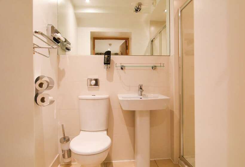 펜션 The Eyre Square Townhouse